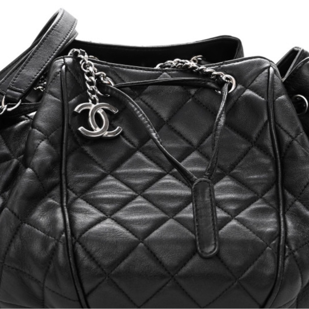 ChanelQuilted Drawstring Sac Cordon Bag - Picture 4 of 12